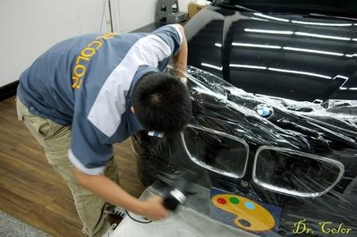 Dr. Color 玩色專業汽車包膜 BMW X1 細紋自體修復透明犀牛皮_前保桿