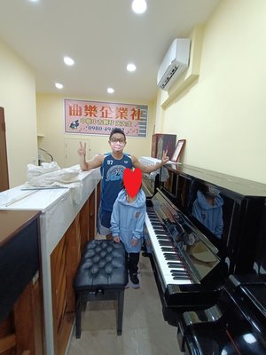 中壢中古鋼琴黃先生-聯新國際醫院及平興國小附近最大二手鋼琴展示中心 0980494792
