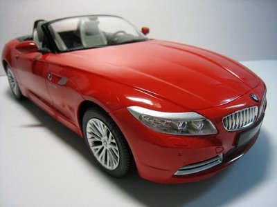 [小強模型] 2011年新款 BMW Z4 原廠授權車金屬烤漆1:12 (紅) 瑪俐歐公司貨 (贈電池)