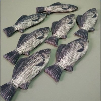 現貨熱銷-魚錢包 魚形錢包包包仿真咸魚抖音食物筆袋個性魚形狀的動物造型~特價