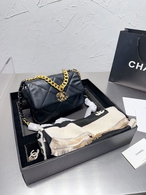 至尊Vi豪華限量禮盒 Chanel  19 精選chanel包包一只Chanel  chanel NO115489