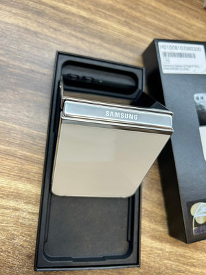 ️特價一台️💜店內拆封新品💜SAMSUNG Galaxy Z Flip5 (8G+256GB)白色折疊機