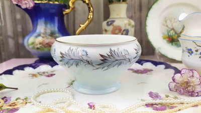 紫丁香歐陸古物雜貨♥英國1930年代aynsley粉藍色葉片圖案糖碗.花器.置物碗一個