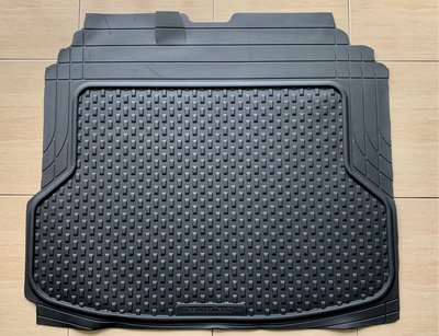 Audi Q3 12-18年 後行李箱 防水墊、托盤、防水托盤，橡膠材質。另有原廠橡膠腳踏墊