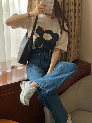 韓國連線 | 正韓 抽象花造型印圖短袖T恤 F | 預購