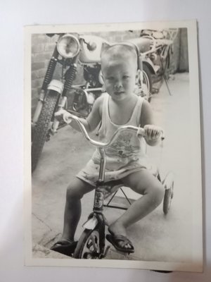 早期小孩三輪車古董機車老照片