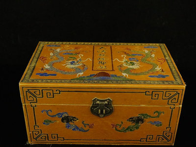 珍藏清代漆器盒裝金條一箱 金條尺寸長10公分 寬3公分 高1.8公分 總重1369克 9600️0833408334