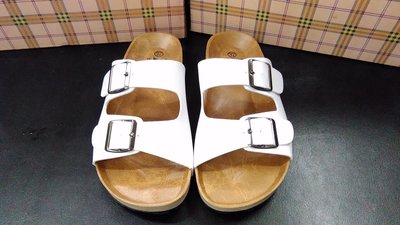 [[KIKI鞋舖] 休閒百搭款Y/D 2粗桿勃肯白色拖鞋腳背可以調整36-39 台灣製