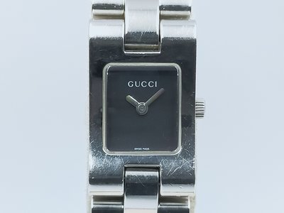 【發條盒子H2305】GUCCI 古馳 方型黑面 馬蹄型不銹鋼石英 經典女錶