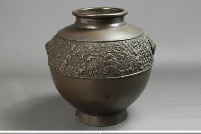 日本明治時代-唐子遊亀甲紋獣耳《銅鋳花瓶》