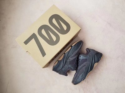 Yeezy 700 Utility Black 黑武士 黑生膠 運動鞋