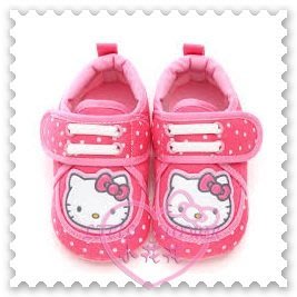 ♥小花花日本精品♥Hello Kitty 小朋友輕量娃娃鞋嬰兒學步鞋走路鞋外出必備點點粉色12.5cm 714083