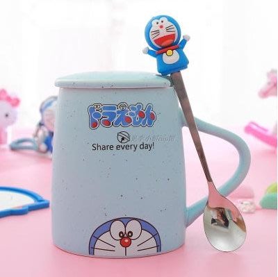 【上品居家生活】Doraemon 哆啦A夢 小叮噹 可愛造型 創意日韓風卡通 陶瓷帶杯蓋帶小湯匙咖啡泡茶水杯