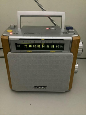 日本品牌victor深夜的收音機 9成新 品相好 音質佳 選擇性優 日規已成功改為台灣頻道 稀少機種
