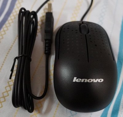 【堆堆樂】╭☆全新未拆+LENOVO 聯想 USB 黑色滑鼠 ~尺寸高32 mm × 深99 mmp7編18.19.10