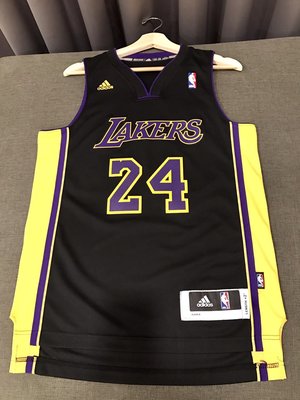 Adidas NBA  Kobe Bryant 好萊塢之夜 電繡 洛杉磯湖人 黑色 黑 黃 紫 24號 球衣 2XS