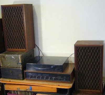 早期黑膠唱機(9)~PIONEER 先鋒~電唱機+早期咖啡色喇叭*2~MULTI-AMP~電唱機功能正常~懷舊.擺飾