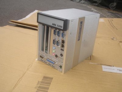 研華科技 Advantech ARK-5260 Box PC 嵌入式機箱工業電腦 8成新