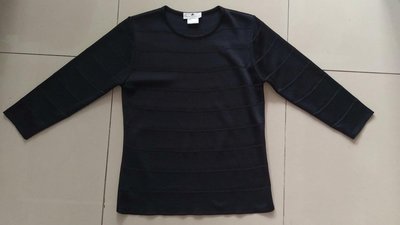 （出清）法國 Juiceana Paris 黑絲混合萊卡長袖格條紋針織衫，8分袖小圓領，尺寸大約是S~M碼，Made in France 法國製。彈性佳，無內裡