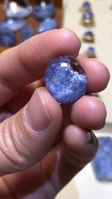 天然藍線石蛋面裸石，可訂制吊墜戒指手鏈，尺寸為16.214