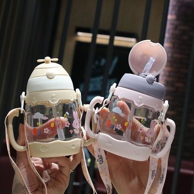 兒童兩用吸管杯帶手柄提繩 小飛機風車水瓶學飲杯 寶寶夏季塑膠水壺 滿599免運