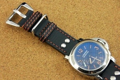 小沛的新衣banda德國軍錶vintage冒險風格鉚釘24mm黑色真皮錶帶panerai --橘線