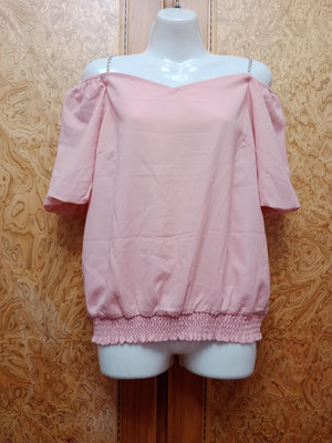 全新【唯美良品】SO NICE by STAR 粉色露肩美珠鏈造型雪紡上衣~C416-8850  40號.