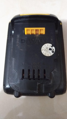 DEWALT 德偉 18V (20V)充電電池 1.5Ah DCB181
