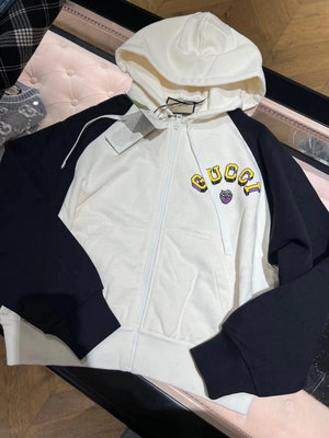 Gucci 黑白拼色草莓拉鍊衛衣