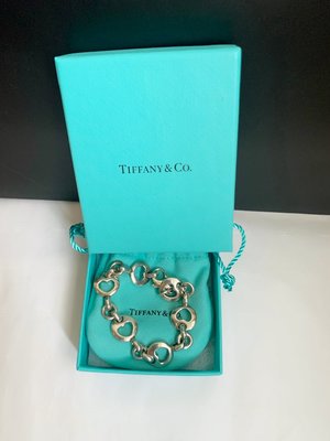 Tiffany&amp;Co *鏤空大愛心串連*純銀手鍊（🙋美品、有份量；自己收藏、送情人節禮物🎁首選！）