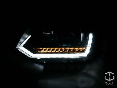《※台灣之光※》全新VW福斯T5 10 11 12 13 14 15年類T6魚眼投射黑底前燈大燈組跑馬燈方向燈樣式