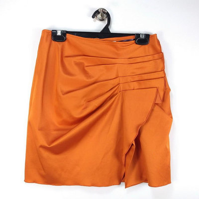 200601品牌RN.ROEYIN橘色緞面抓皺窄裙