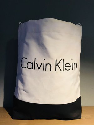 Calvin Klein 帆布包