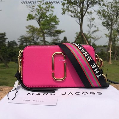 美國代購MARC JACOBS MJ 新款雙J品牌標誌 條紋字母背帶玫瑰相機包 斜背包