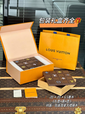 Lv不會過期的巧克力！ 高奢産品 高級的收納盒 往往以最簡單的方式出現！ 20 × 20 × 6.5厘米（長度×高×寬）