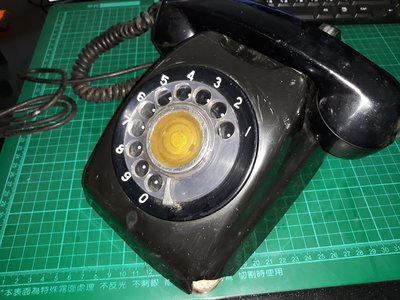 早期電話 《中華電信 600型電話機 黑色 》角有損如照片 裝飾用 無法使用 【CS超聖文化讚】