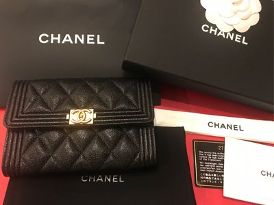 全新真品 Chanel boy系列 黑色 荔枝皮 霧金 中夾 皮夾 ～ 櫃上熱賣款