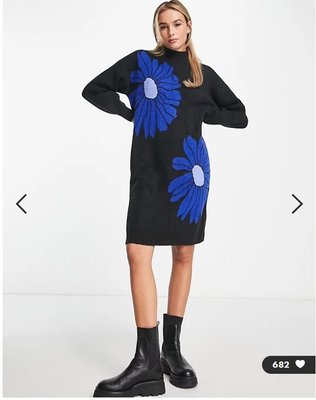 (嫻嫻屋) 英國ASOS-Monki 優雅時尚名媛黑色針織套頭高領長袖藍色大花朵圖案中長裙洋裝AC24