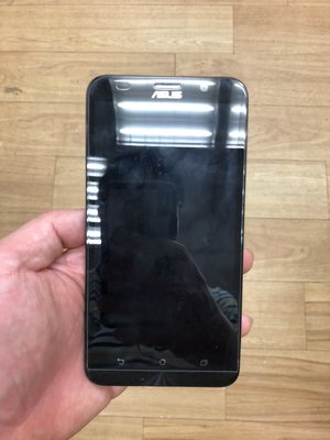 華碩Zenfone2 5.5"(ZE551ML)，灰黑二手機，之前用皮套，保存良好，九成五新
