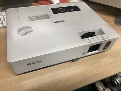 EPSON EMP-1810液晶投影機,送遙控器～