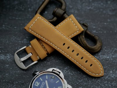 26mm收22mm小沛的新衣 黃棕色 瘋馬質感 可替代panerai　radiomir原廠錶帶之真皮錶帶