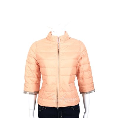現貨熱銷-FABIANA FILIPPI 粉橘色車縫設計拼接珠飾七分袖羽絨外套 1420106-39