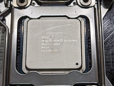 Intel Xeon E5-2670V2 + ASUS P9X79 DELUXE主機板 + 酷媽Hyper 212X Turbo風扇，一元起標無底價標多少賣多少