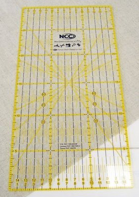 【 傑美屋‧縫紉之家】 縫紉工具#NCC雙色拼布尺#切割定規尺-15*30cm3050 切割尺 裁尺