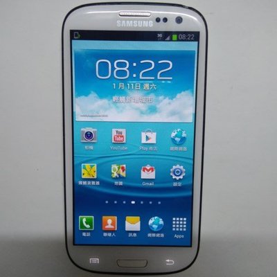 SAMSUNG S III i9300四核4.8吋3G智慧型手機，充電孔故障附一個萬用座充，其餘功能都正常，只賣500元