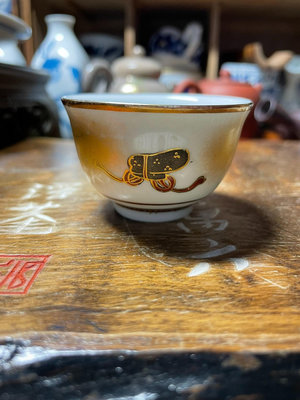 日本回流，老九谷，主人杯，一口杯，酒杯，茶杯，口沿描金，紅底金字底款，品像尺寸如圖，有疑問售前咨詢，售出不退，偏遠地區不