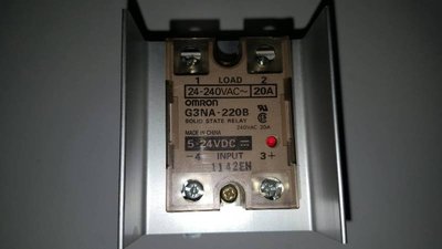 OMRON 固態繼電器 SSR G3NA-220B 20A 含散熱片