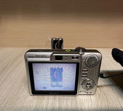 Sony Cyber-shot DSC-W70數位相機 二手數位相機 二手零件機 可以使用 （零件機出售）