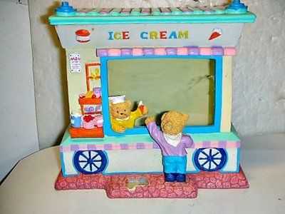 L.(企業寶寶玩偶娃娃)少見熊熊ICE CREAM冰淇淋餐車造型存錢筒/撲滿!!--值得收藏!/寶箱4/-P