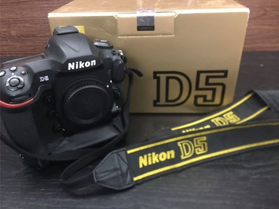 Nikon D5公司貨，功能均正常，下方蒙皮有長大，工作機，歡迎試機。